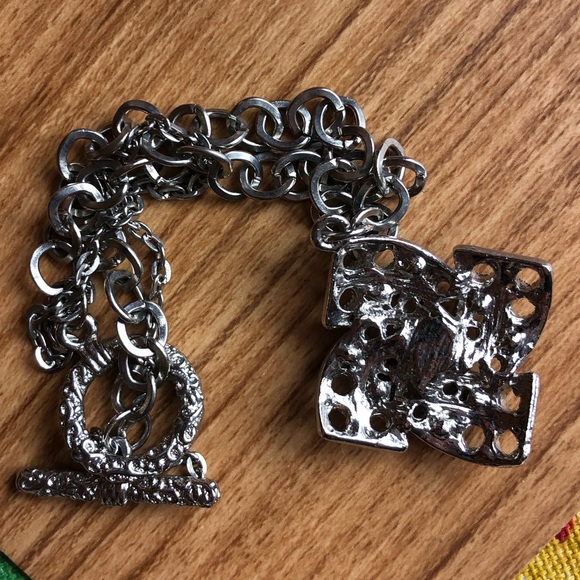 Black and Clear Crystal Pendant Toggle Bracelet - Picture 3 of 8